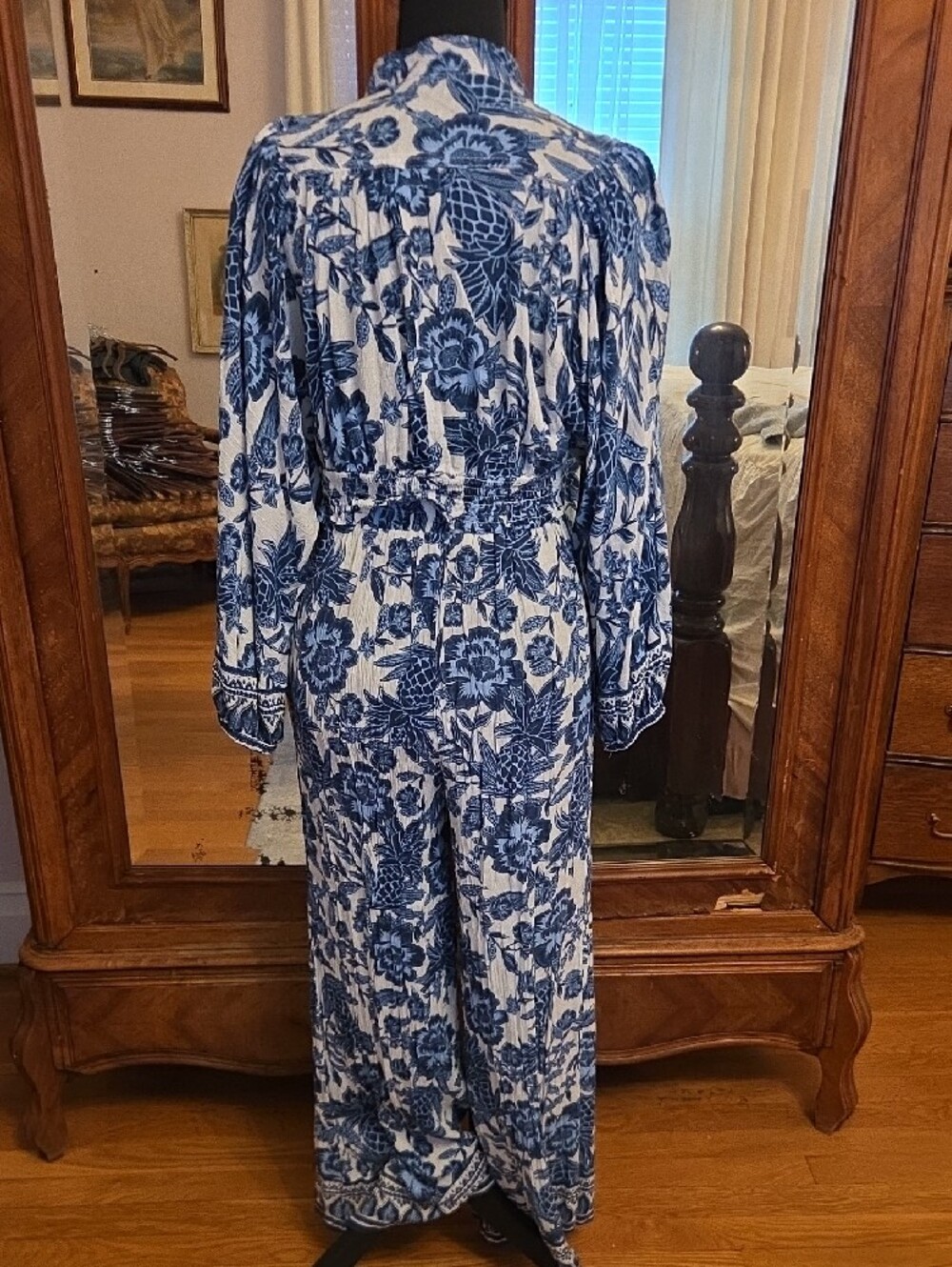 Rachel Zoe Navy and White Floral Button-Front Top And Pants - Picture 5 of 7